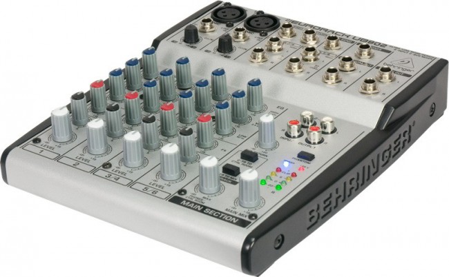 BEHRINGER UB802